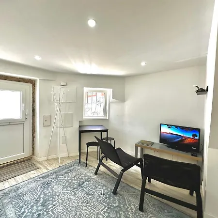 Cozy Tiny House ליסבון