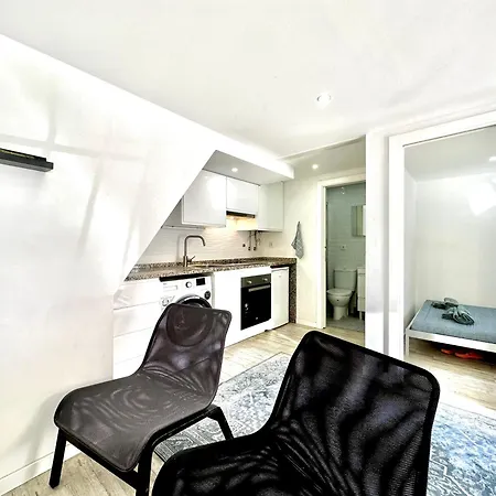 דירה Cozy Tiny House ליסבון